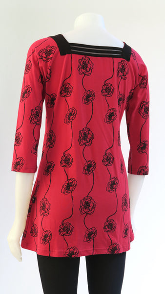 TT-T22310-RD Organic Cotton Poppy Print V-neck 3/4 Sleeve Top